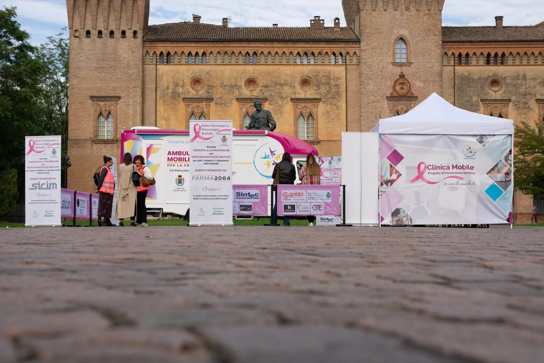 Allestimento Clinica Mobile con gazebo dedicato